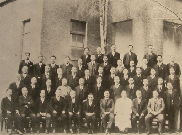 1932년 충남도평의회 의원들 모습(사진 출처  : 충청남도역사박물관) 