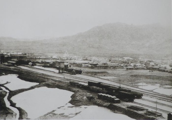 1910년대 철도가 가설된 대전의 모습. 철도의 부설은 조그만 농촌마을을 도청소재지로 만들었다. (사진 출처 : 충청남도역사박물관) 