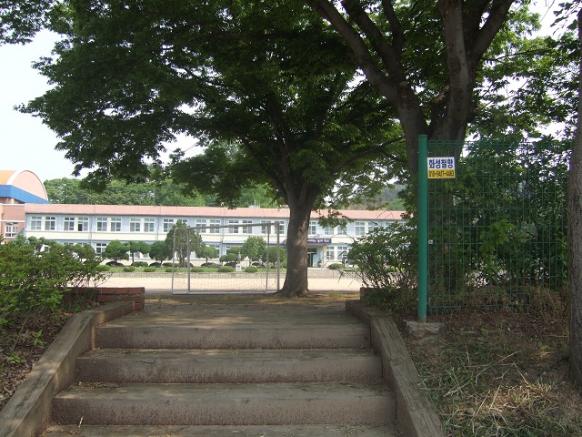 김종서 장군 유허지와 인연이 깊은 의당초등학교