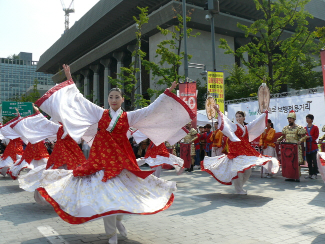 서울시민들 백제문화제의 멋과 흥에 흠뻑 빠져들다