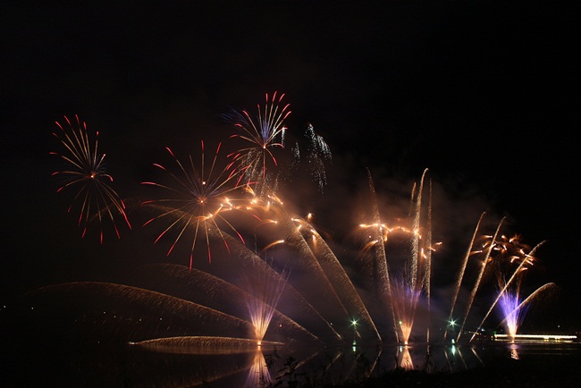 백마강의 밤을 수놓는 중부권 최대의 불꽃쇼. 사진