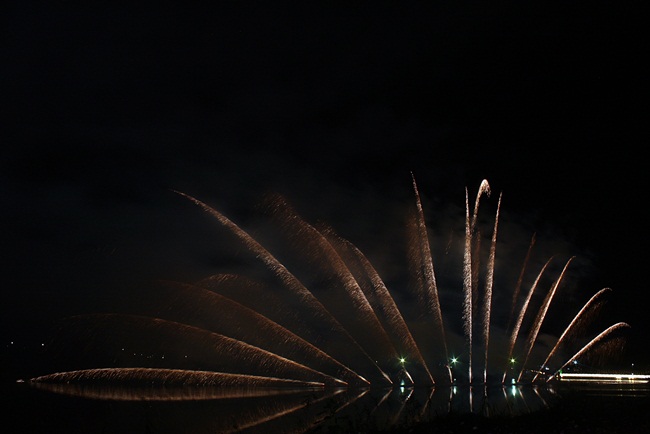 백마강의 밤을 수놓는 중부권 최대의 불꽃쇼. 사진