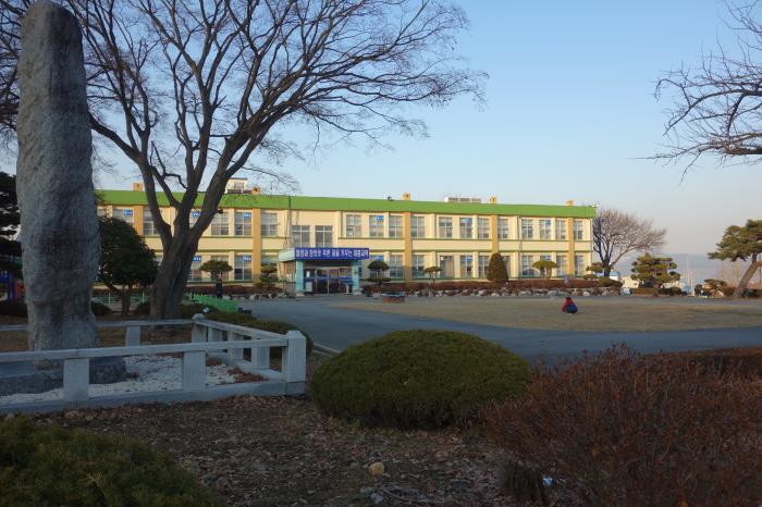 의좋은 형제의 고장 예산군 대흥초등학교 사진
