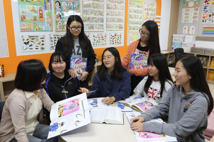 청신여중은 글로벌인재양성 차원에서 영어교육을 중점지원하고 있다.