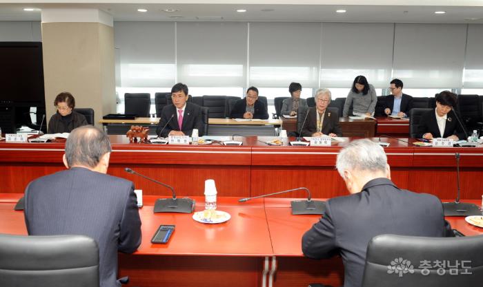 도는 29일 도청 중회의실에서 회의를 개최하고, 제15회 유관순상 수상자로 심옥주(43) 한국여성독립운동연구소장을 선정했다고 
