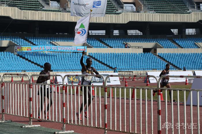 에루페, 서울국제마라톤 우승 ‘실력입증’