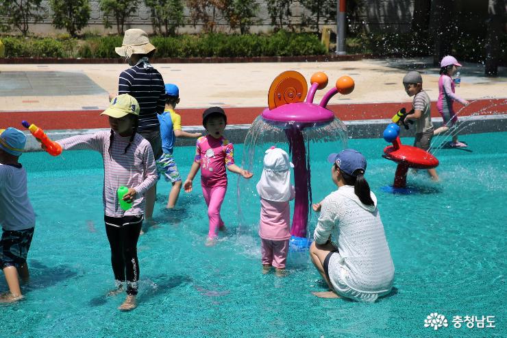 아이들 놀기 딱 좋은 곰나루 어린이수영장 사진