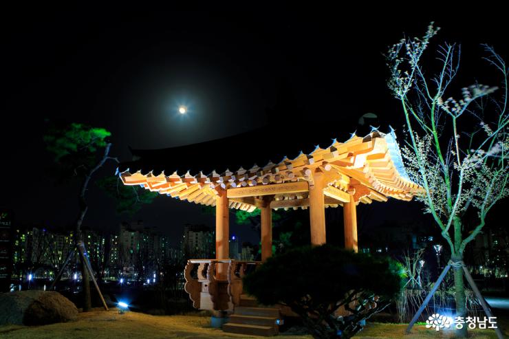 아름다운 내포신도시 홍예공원 야경 사진