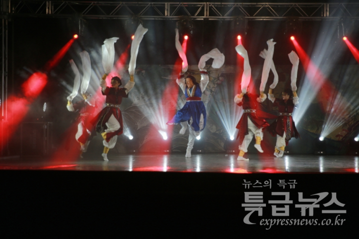 18일 '백제미마지 춤과 노래' 야간공연 열려 사진