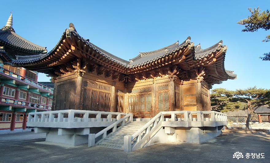 한국건축 5000년의 축소판 예산 ‘한국고건축박물관’
