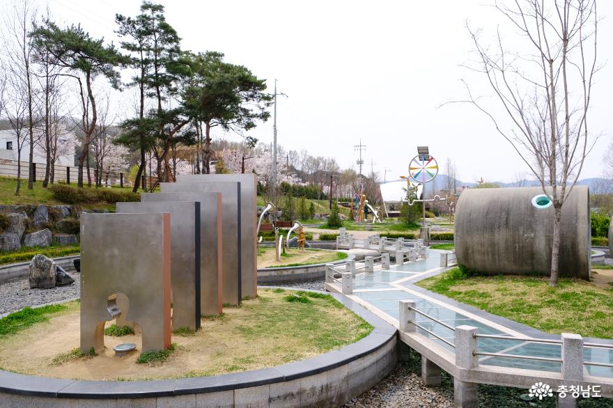 봄을 느낄 수 있는 아산 신정호 수변공원 산책 사진