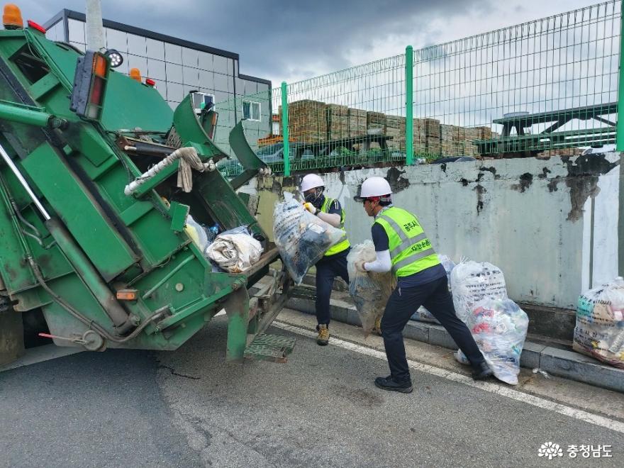 공주시, 환경미화원 쓰레기 수거시간 ‘주간’으로 전환