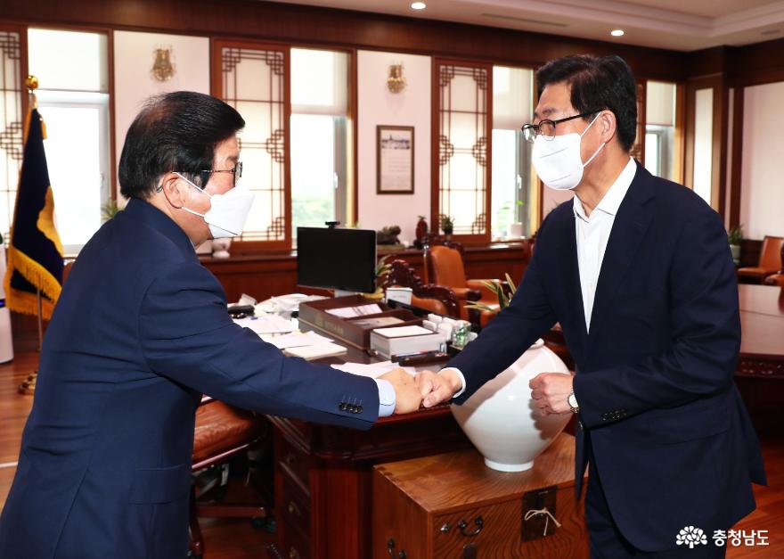 (왼쪽부터)박병석 국회의장, 양승조 충남도지사