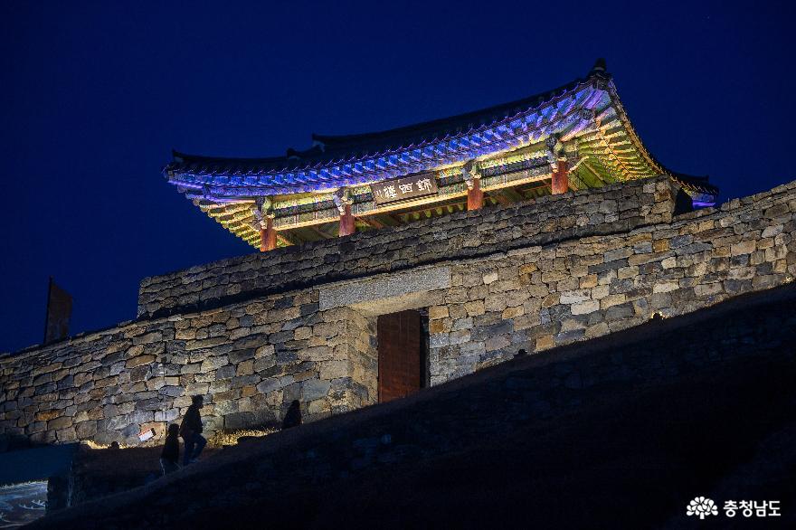 밤이되면 더욱 빛나는 유네스코세계문화유산, 공주 '공산성 사진