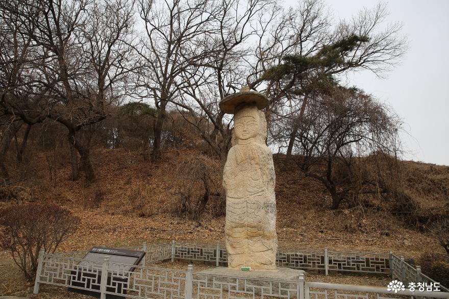 아산의 영인면에 남겨진 우리문화의 흔적 신현리미륵불, 여민루