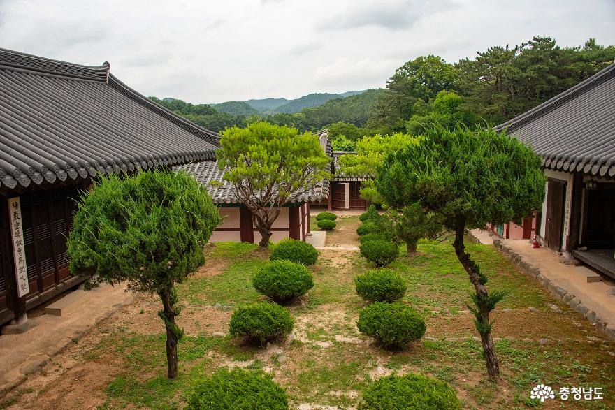 용문서원 정원