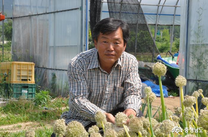 올해로 귀농 6년차 농부인 김시현씨는 최근 도시농업 전문가로 도시농부를 양성하며 어느 때 보다 분주한 시간을 보내고 있다. 