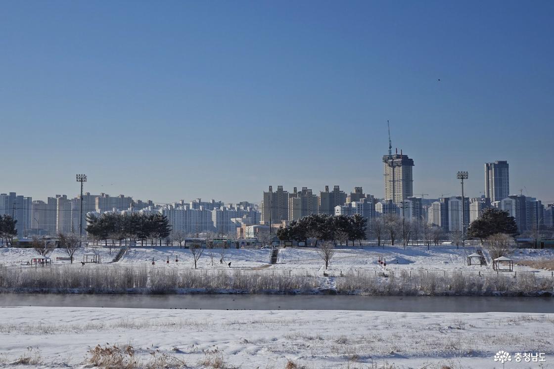 아산 곡교천 야영장