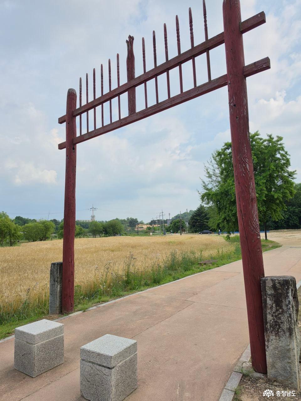 서원 입구 홍살문