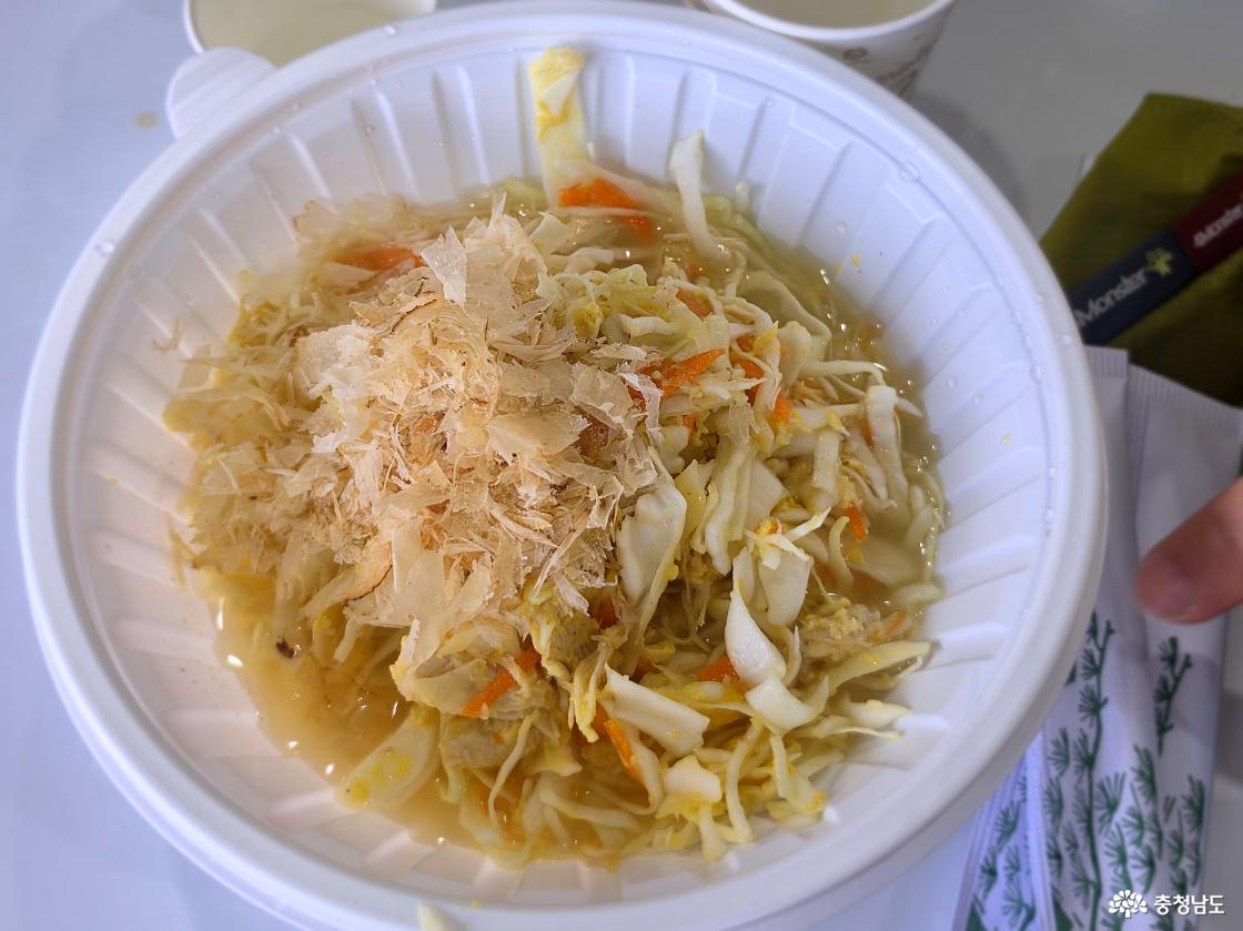 금산삼계탕축제 삼삼한치킨푸드 코너의 삼계탕김밥, 튀삼떡볶이