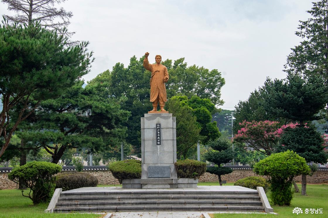 윤봉길 의사 동상