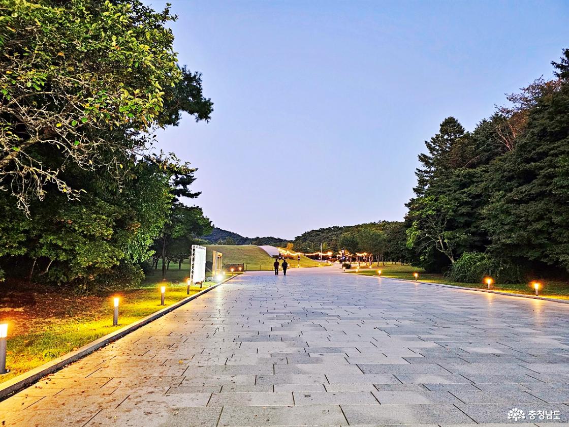 현충사 초입